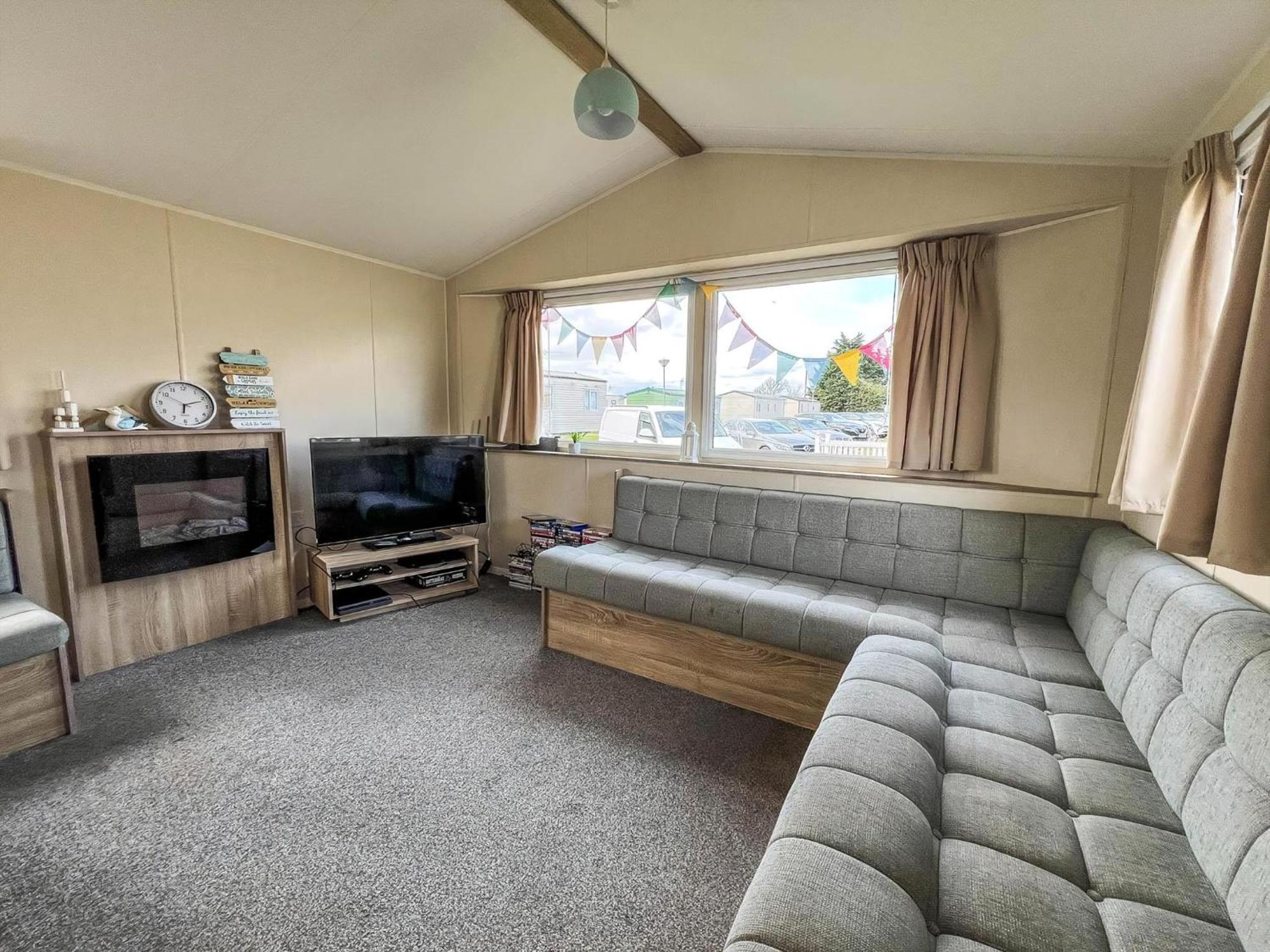 Modern 6 Berth Caravan With Wifi At St Osyth Beach In Essex Ref 28051Fv Клактън он Сий Екстериор снимка